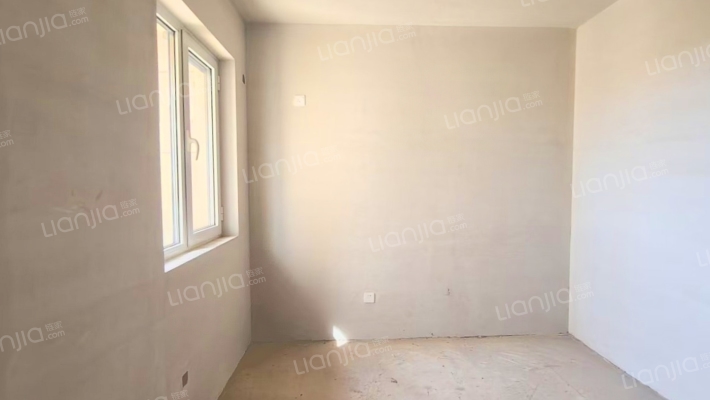 急售三利C区朝南两居，毛坯，价格可叨-卧室B