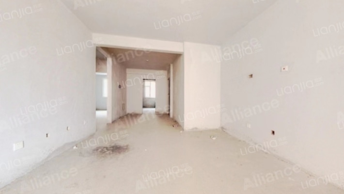 此房毛坯房，通透两居室，一梯两户，小区环境优美-客厅