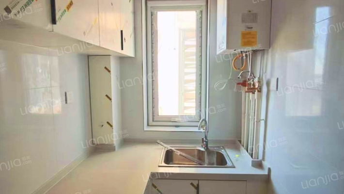 北京界三利中和城大两居精装，小区位置好门口838车站-厨房