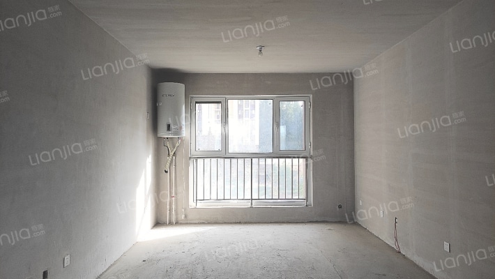 此房进京方便，房证满二税少，南北通透，明厨明卫-客厅