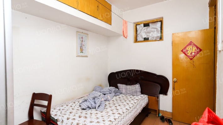 小区两室一厅，交通便利，小区环境干净舒适，适合居住-卧室C