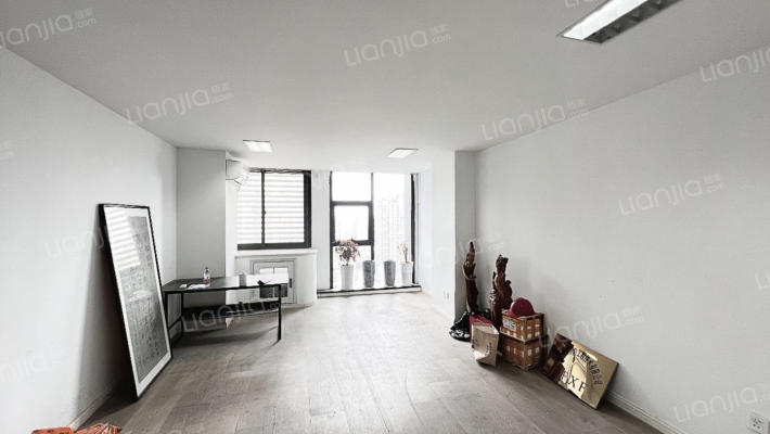 蓝海翡翠公馆二手房实景图