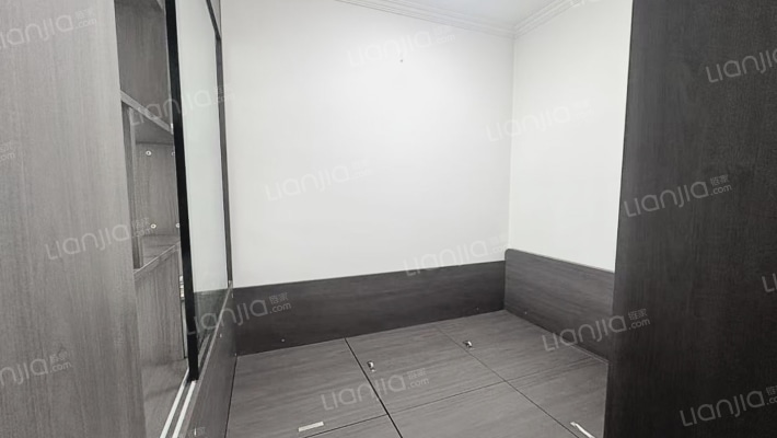 南关社区 精装婚房全天采光诚意出售-卧室B