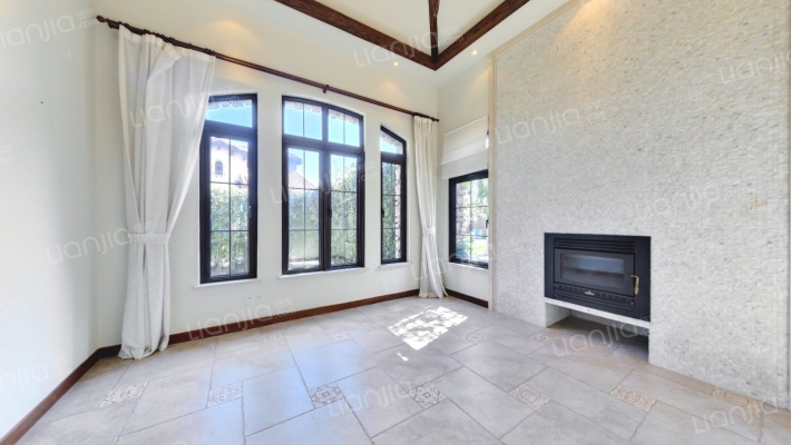 万科兰乔圣菲二手房实景图