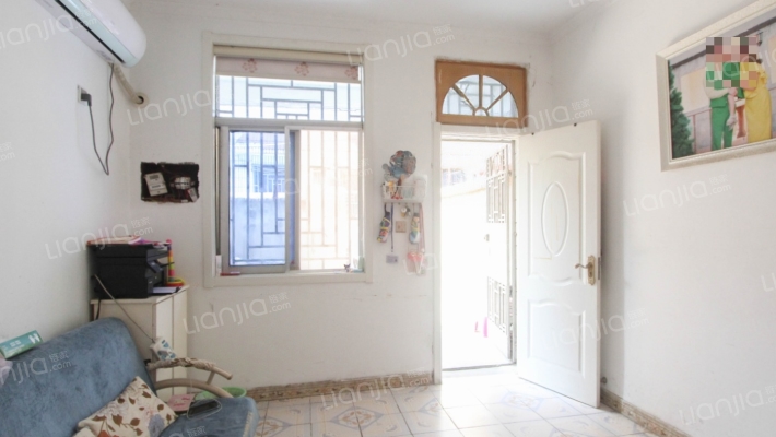 饮服公司宿舍二手房实景图