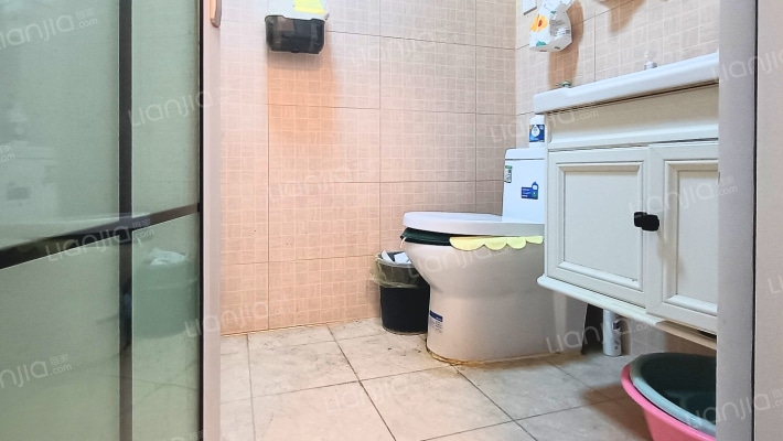 铂悦山四期一室公寓精装修交通便利距离500米的高铁站-卫生间