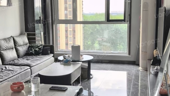 急售精装三居，家电齐全，价格美丽哦-客厅