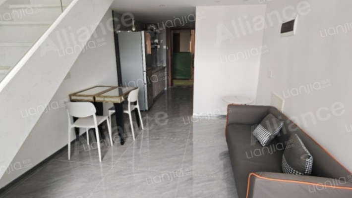 臻铂公馆二手房实景图