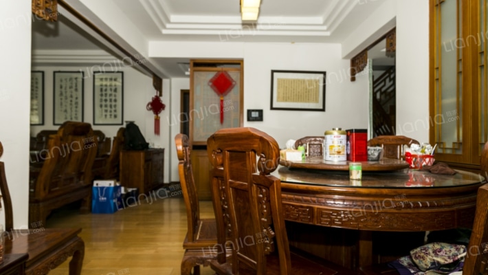 东团庄 天庆家园 精装5居 户型方正 视野开阔-餐厅