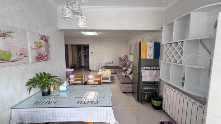 范阳路二康医院南侧，集体供暖精装三居-餐厅