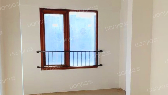 房子格局户型方正    采光没有遮挡   交通便利-卧室C