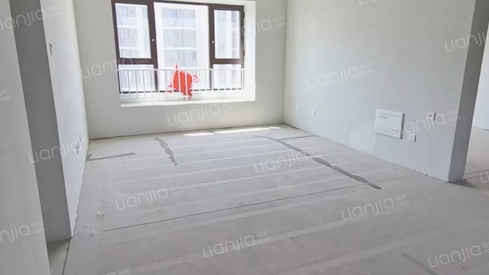 央企现房 集中供暖 南北通透 明厨明卫-客厅