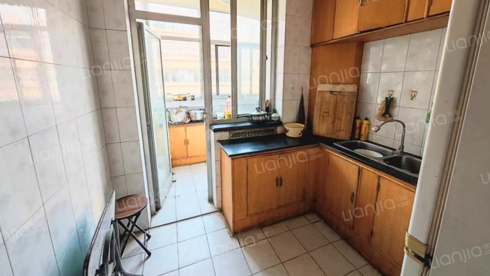 金税小区三居双位大三居南 北集中供暖-厨房