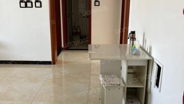 开发区  京中美居 精装两居室  房本满二-餐厅