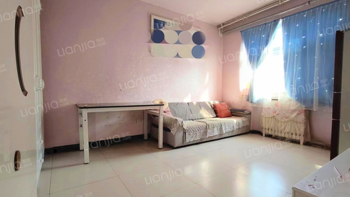 公摊小，楼层好，配套齐全，交通便利。-卧室A