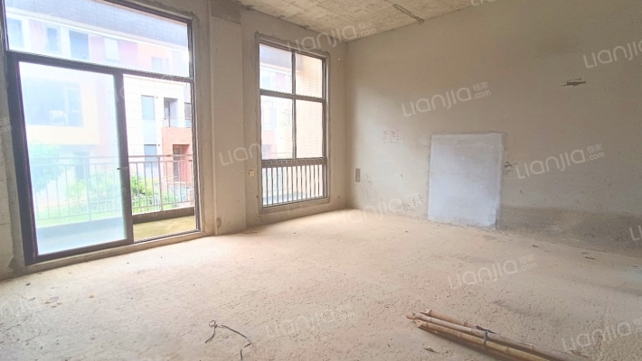 星河丹堤D区二手房实景图