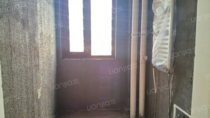 鸿坤理想尔湾 3室2厅 南 北-卫生间A