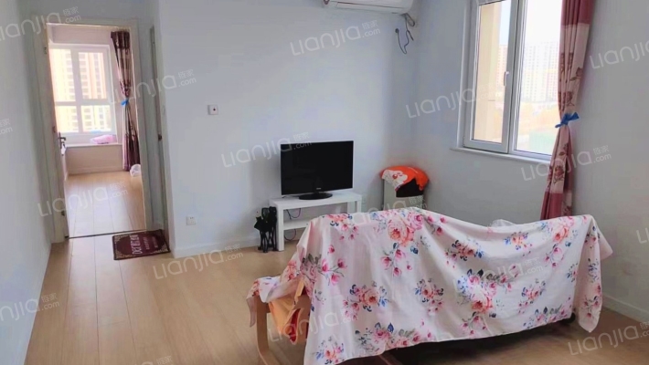 华融现代城 1室1厅 北-客厅