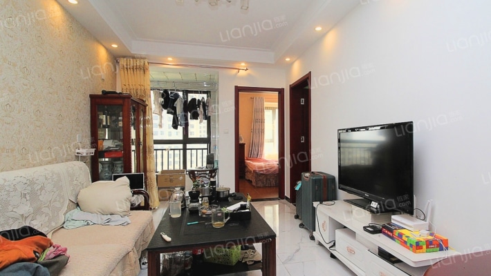 华阳路旁 天伦湾 园林样板社区 全南两居房本在手急售-客厅