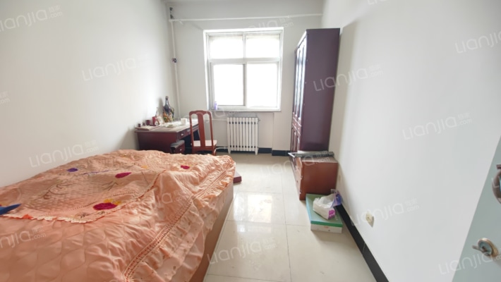 宜佳旺广场北边 南北通透大三居 单价3800 就是便宜-卧室B