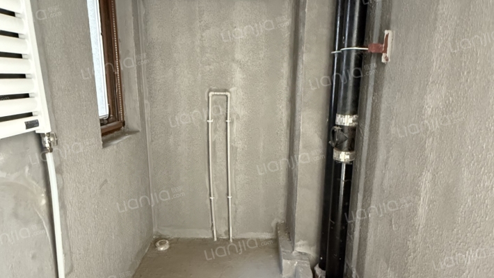 鸿坤理想尔湾 4室2厅 南 北-卫生间C