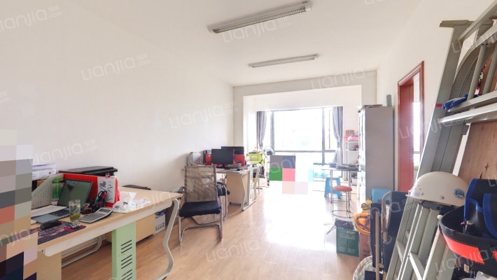 新港商厦二手房实景图