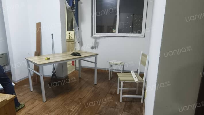 鹤沙航城众惠苑二手房实景图