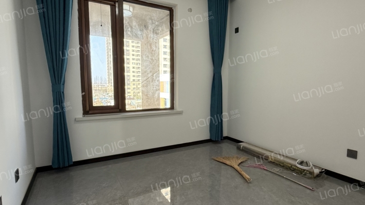 鸿坤理想尔湾 4室2厅 南 北-卧室D