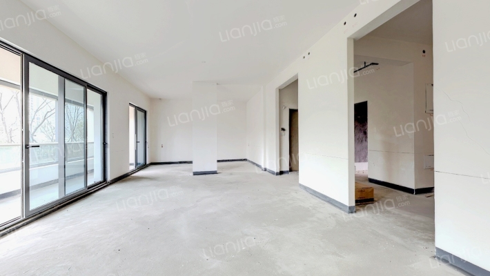 香港置地衿湖翠林云峯一期二手房实景图