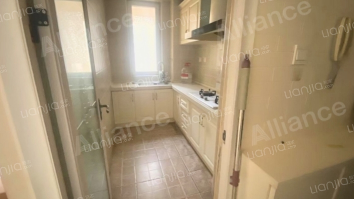 水岸花城 2室1厅 南 北-厨房