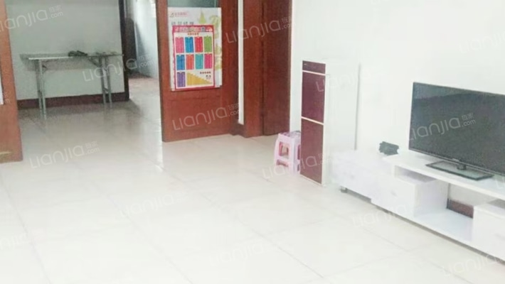 冠云路繁华位置 低楼层三居，配套齐全，生活便利-客厅B