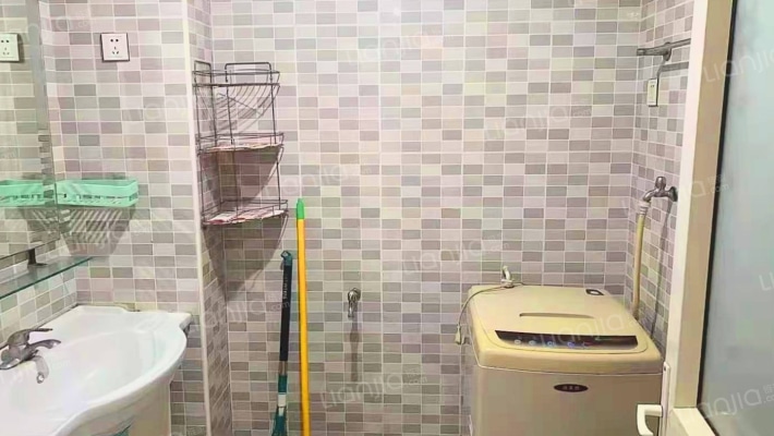 政法街位置好  出门商场 菜市场 户型方正 税费低-卫生间