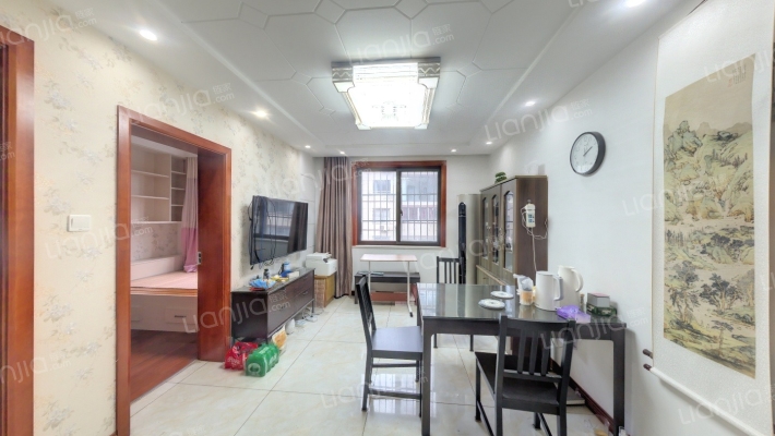 鸿运城市花苑二手房实景图