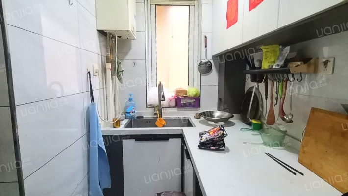 急售三利精装自住两居，满二，价格可议-厨房