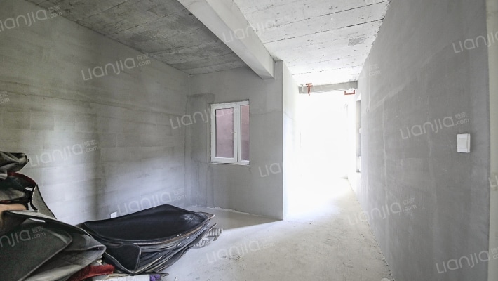 万科南湖春晓商业二手房实景图