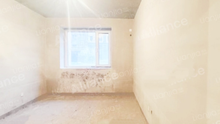 一线河景美宅，标准现房，即买即住-卧室A