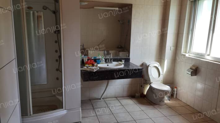 4A级高尔夫独栋别墅，带高尔夫球卡，1200平私人庭院。-卫生间A