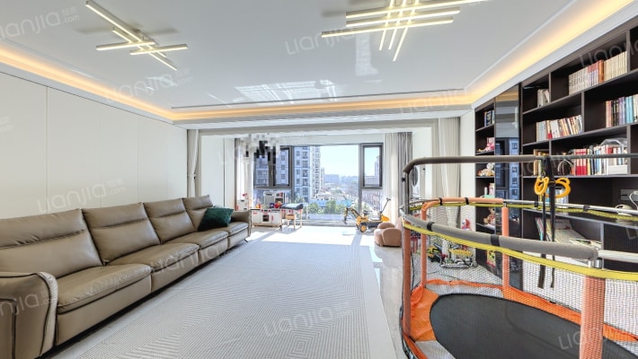 咏兰郡二手房实景图