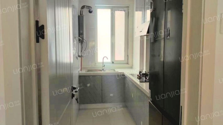 房子集中供暖  南北通透  采光视野佳-厨房