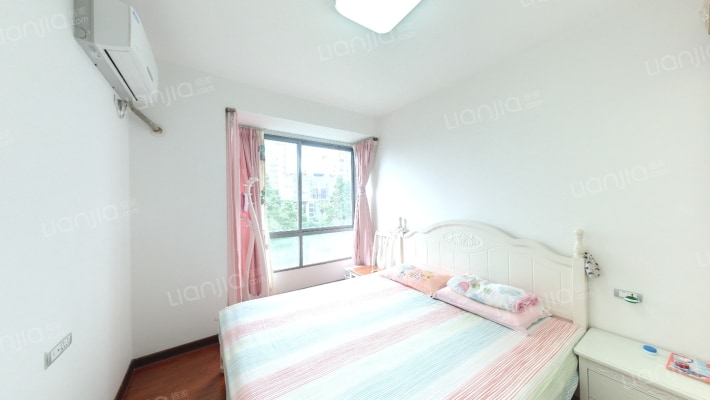 桂林市七星区客世界旁鑫海国际精装两房低价出售-卧室B