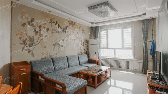 亚兴国际公寓  74.52平 精装 一室一厅 可贷款-客厅