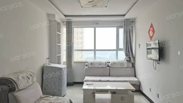 房 子是 正 规 一居室，带 装 修-客厅