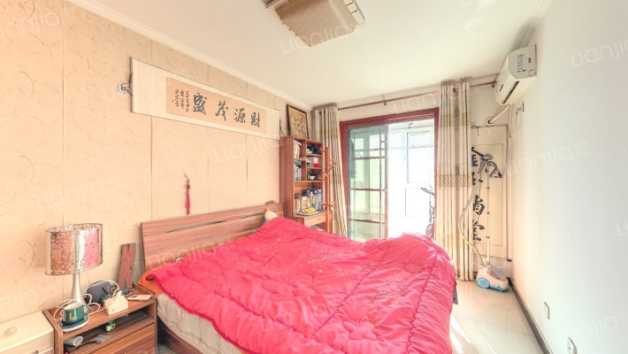 临香邑溪谷大社区，配套齐全，出门就是步行街-卧室B