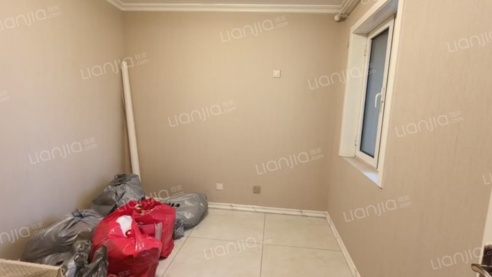 急售三利1期大两居，满五，价格美丽。-卧室B