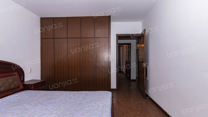 华南新村中间楼层 90平三房两厅 仅售67.8w-卧室B
