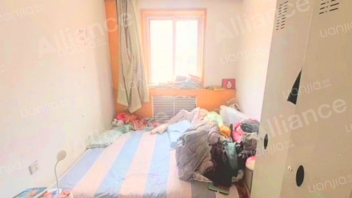 双塔中学小区 3室2厅 南 北-卧室A