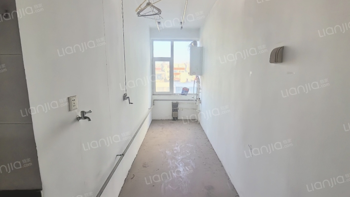 范阳主路 位置好  采光好 房本满五年 诚意卖 交通好-阳台