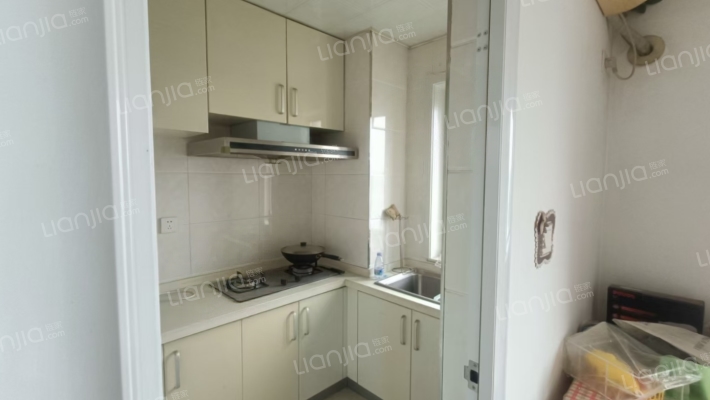 水岸花城，社区集体供暖，交通便利-厨房