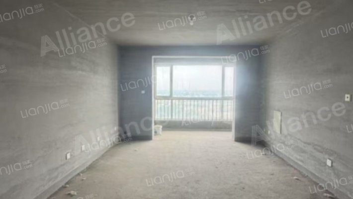 此房业主诚意卖，没抵押，能贷款，户型好-客厅