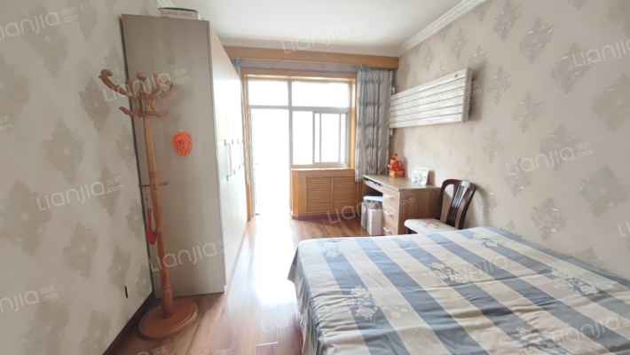 政法街开发区户口集中供暖物业费低拎包入住-卧室A